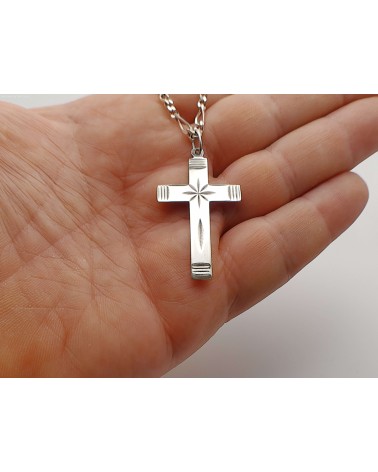 pendentif croix ciselé étoilé en argent 2