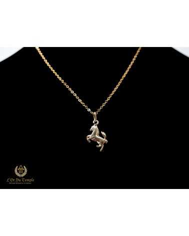 Pendentif cheval cabré en or